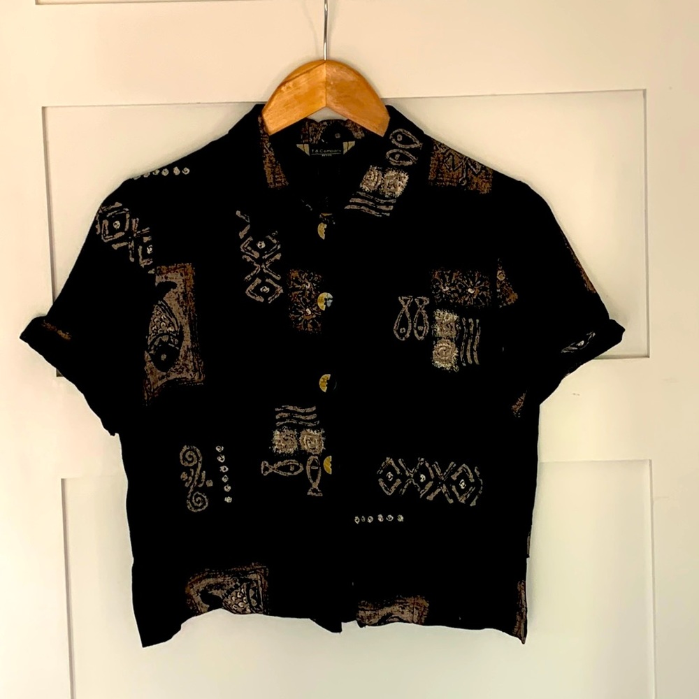 Costal Grandma’s short sleeve button down.